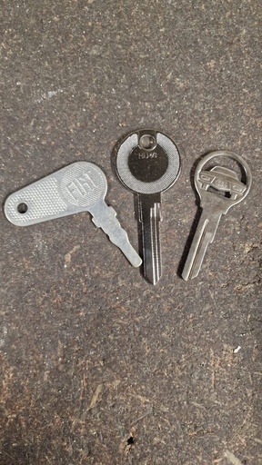 CLE VOITURE REPRODUCTION (PUREMENT MECANIQUE)